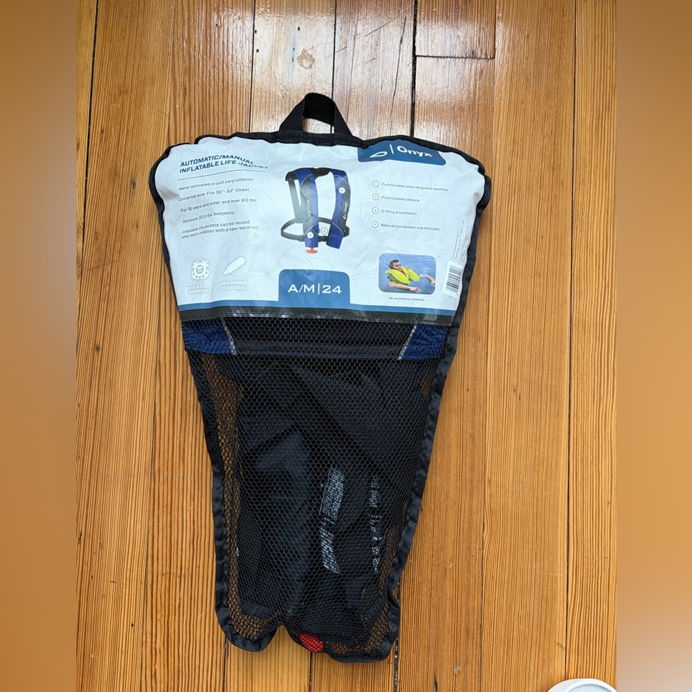 Onyx A/M-24 Black and Blue Inflatable PFD Life Vest LIFE JACKET unisex - Picture 2 of 5